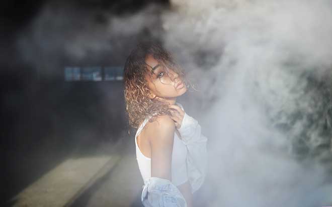 Thelma Aoyama Releases Information on Her New Mini Album “GRAY SMOKE”