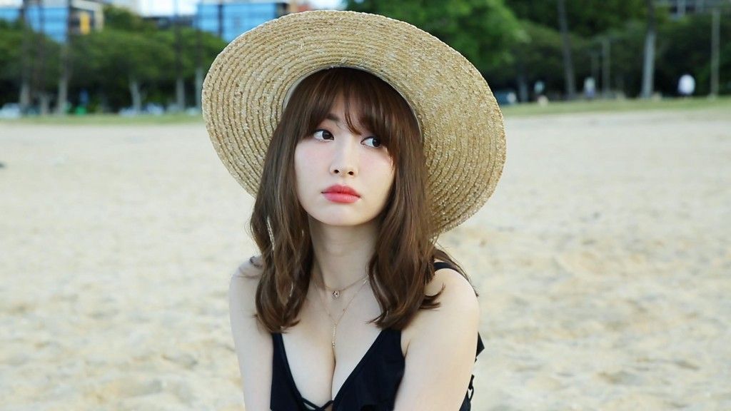 Haruna Kojima stars in sexy new CM for Uniqlo